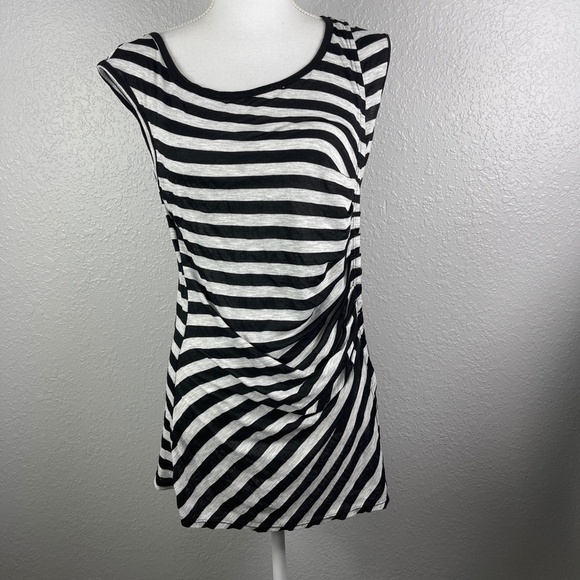 Black &‎ gray ruching top - Picture 2 of 8